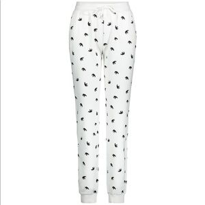 Ivory Ella white elephant jogger